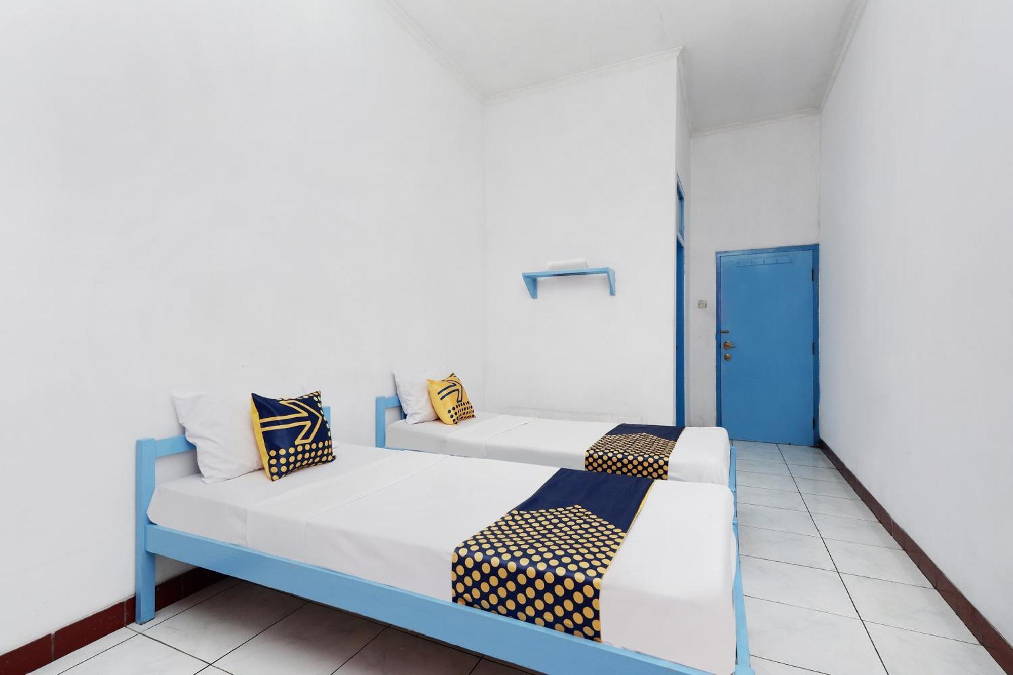 SPOT ON 2289 Hotel Saudara Tegal  Exterior foto