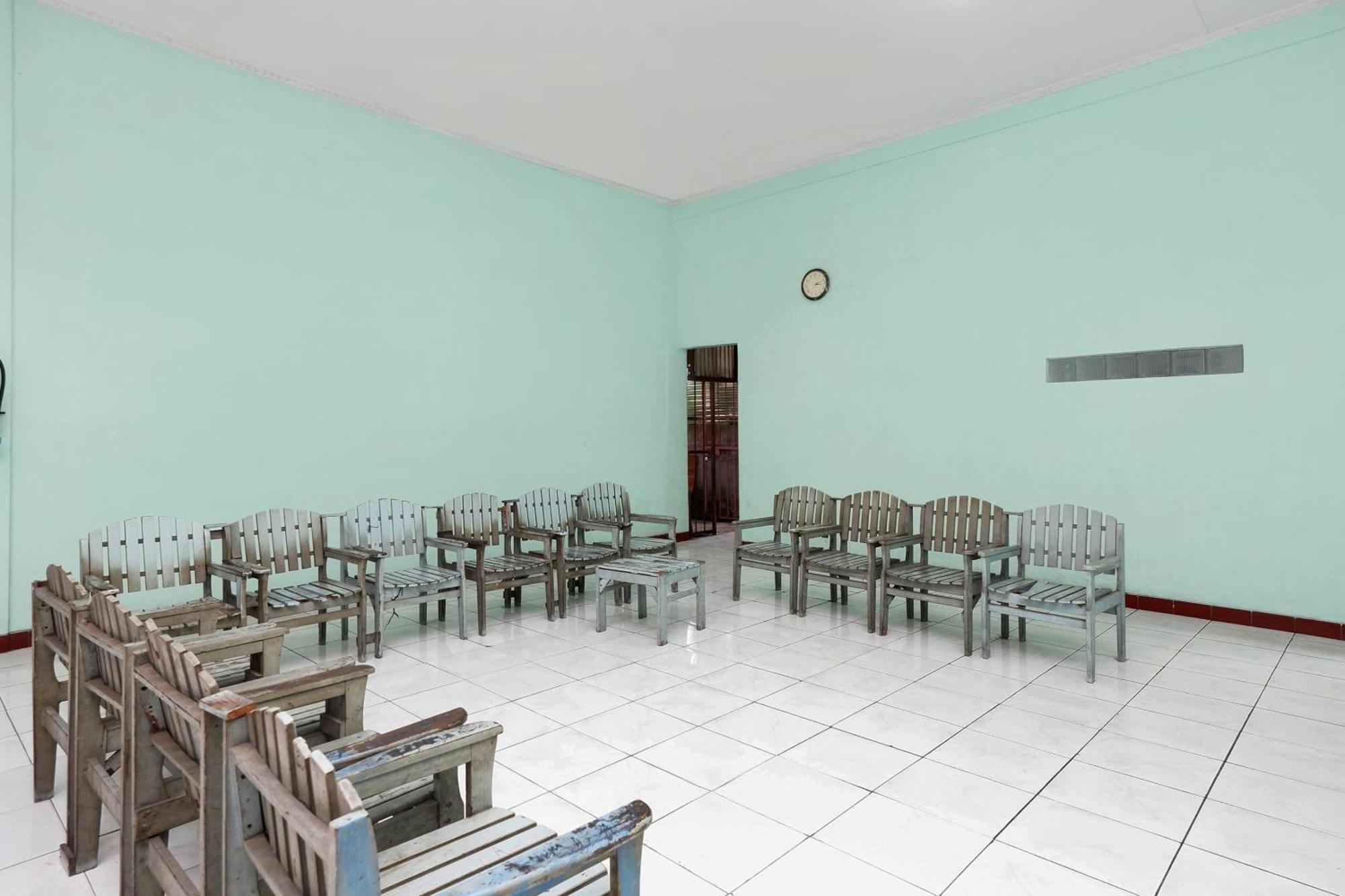 SPOT ON 2289 Hotel Saudara Tegal  Exterior foto