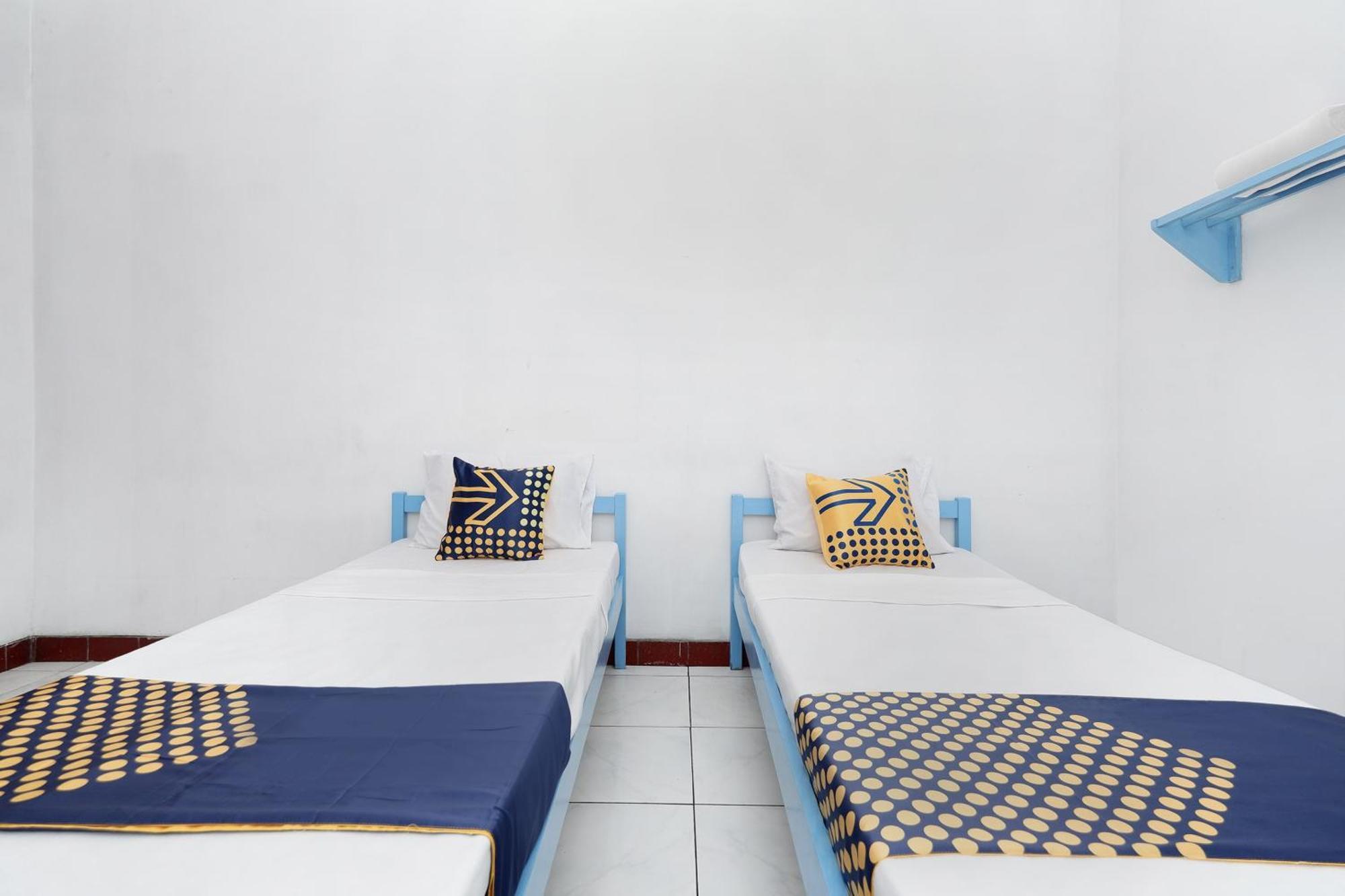 SPOT ON 2289 Hotel Saudara Tegal  Exterior foto